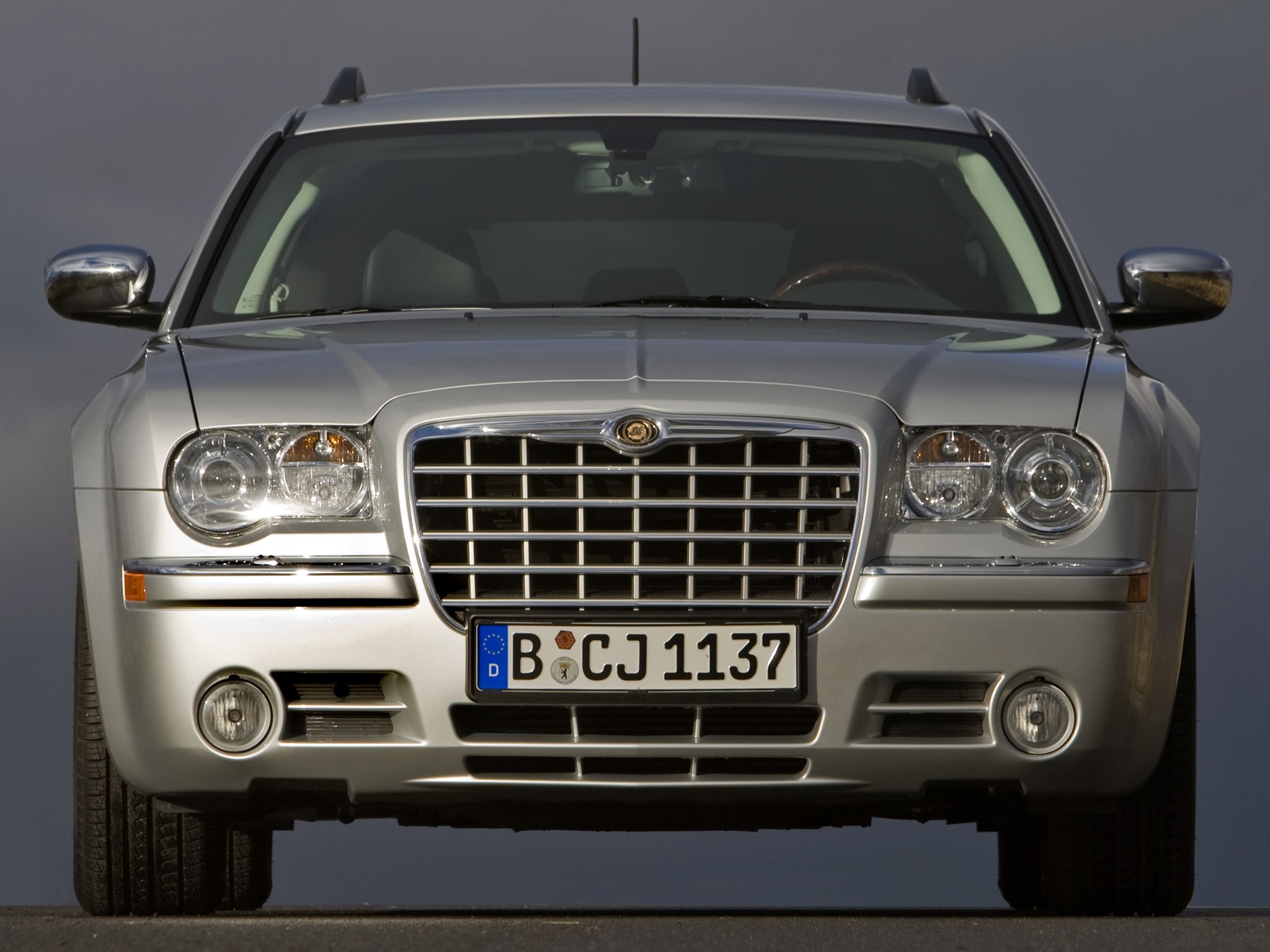 Chrysler 300C Touring photo 35
