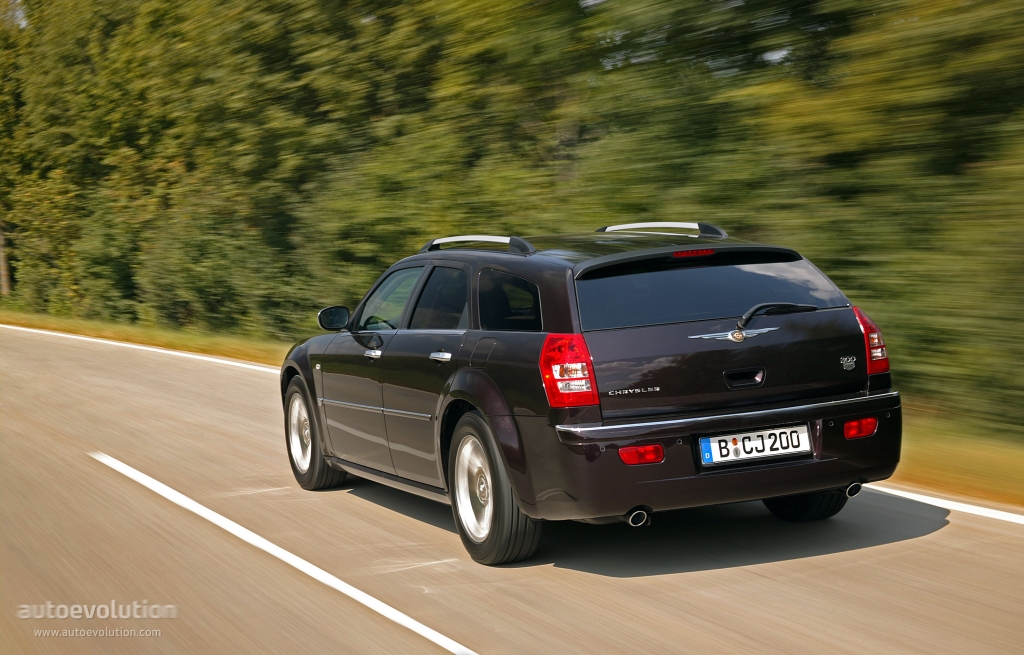 Chrysler 300C Touring photo 10