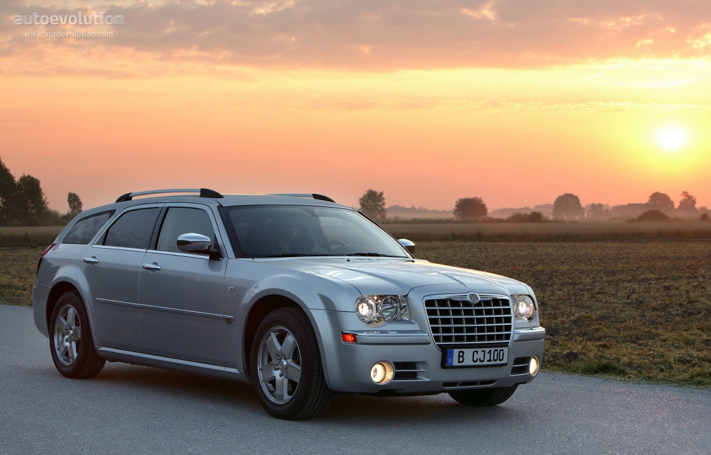 Chrysler 300C Touring photo 2