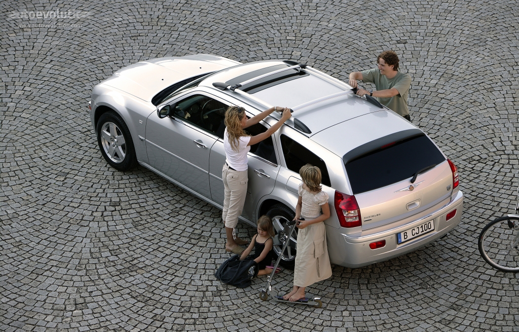 Chrysler 300C Touring photo 5