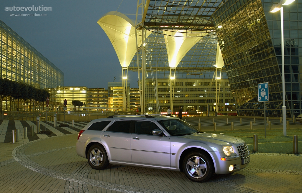 Chrysler 300C Touring photo 6