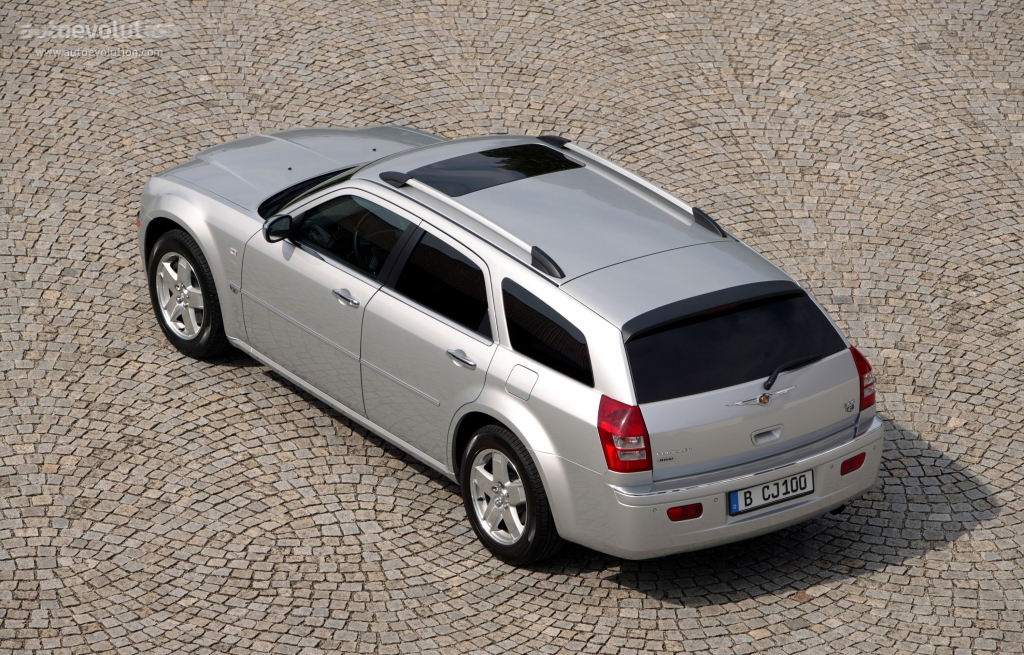Chrysler 300C Touring photo 9