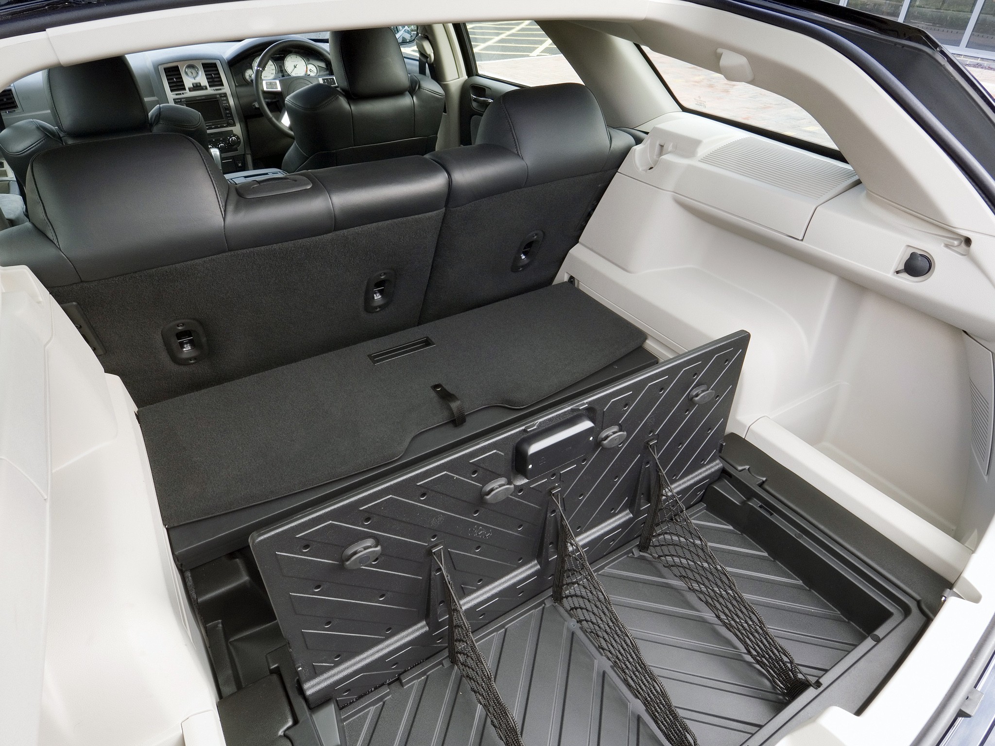 Chrysler 300C Touring photo 38