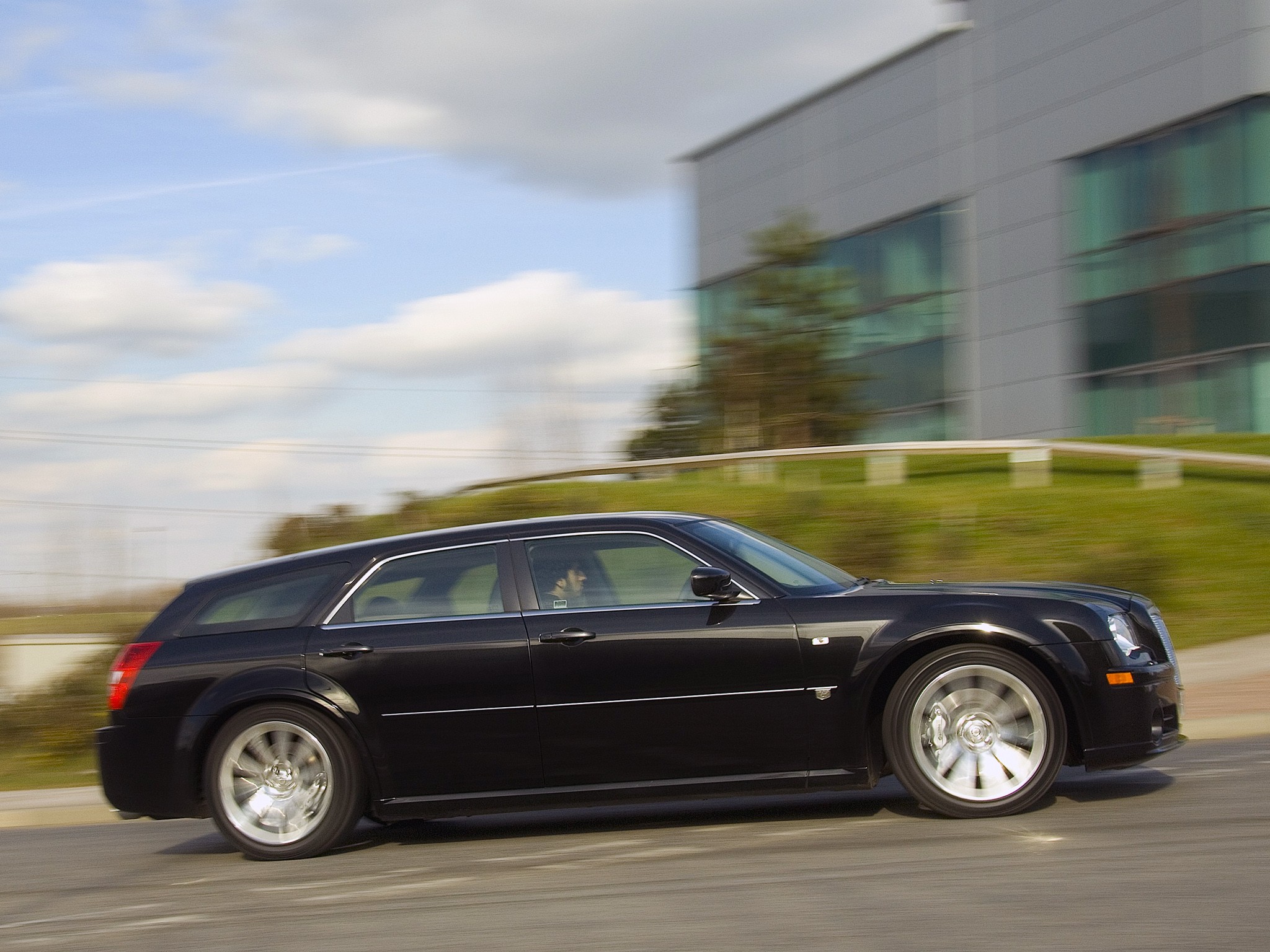 Chrysler 300C Touring photo 11