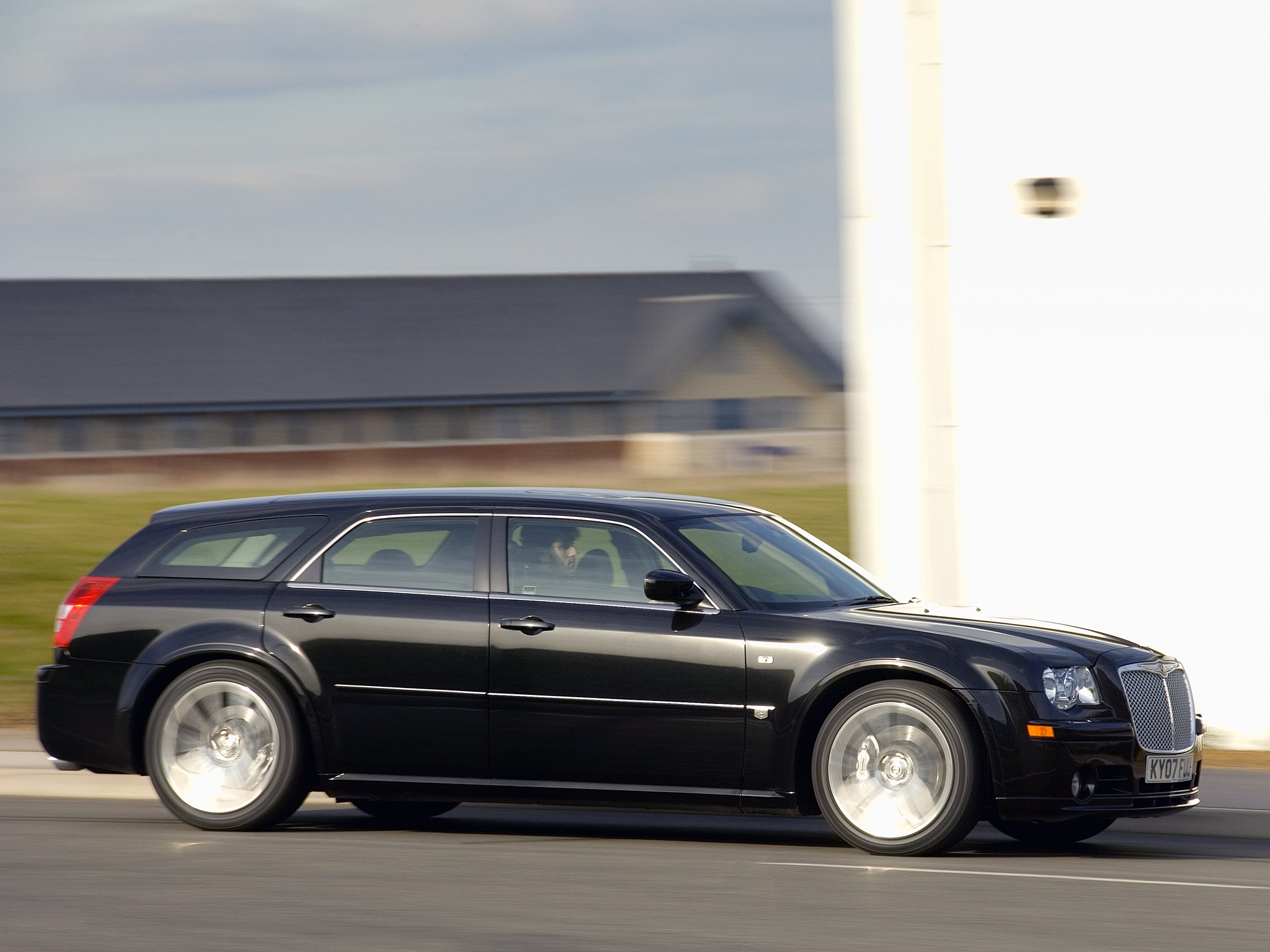 Chrysler 300C Touring photo 12