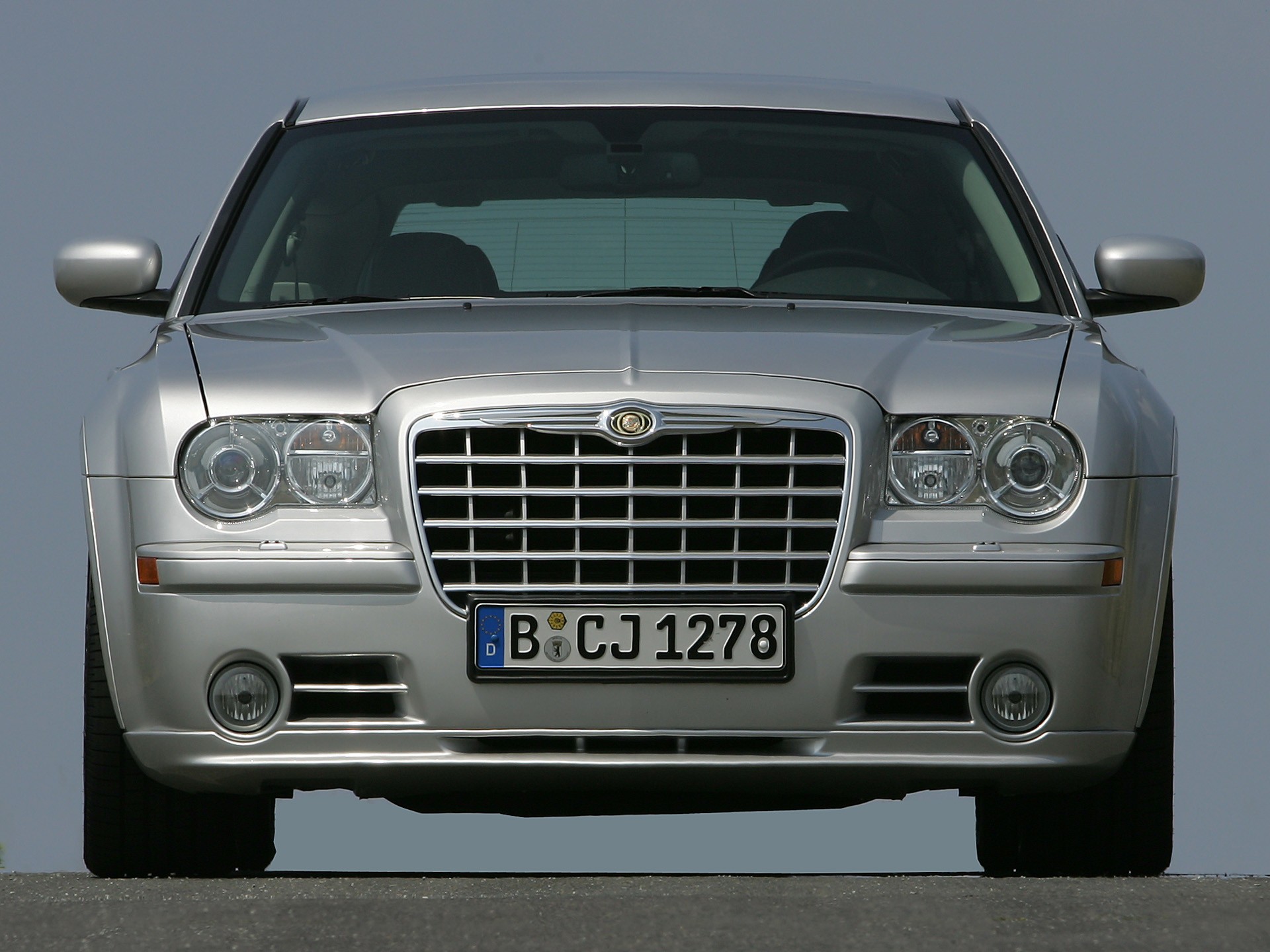 Chrysler 300C Touring photo 18
