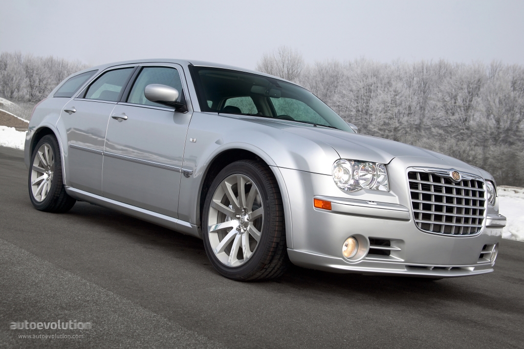 Chrysler 300C Touring photo 2