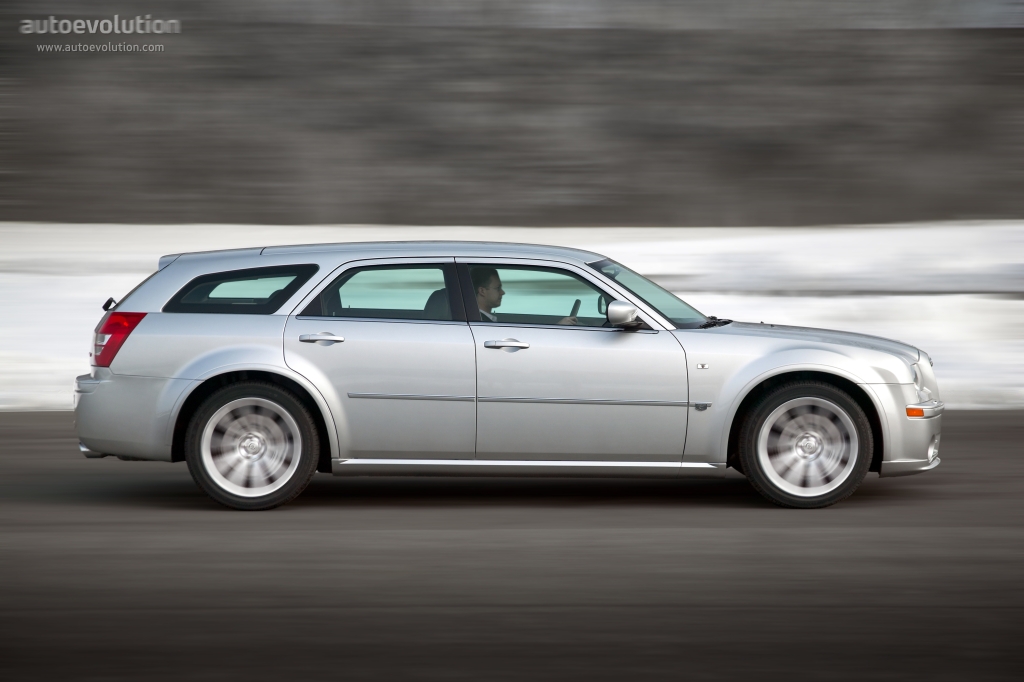 Chrysler 300C Touring photo 5
