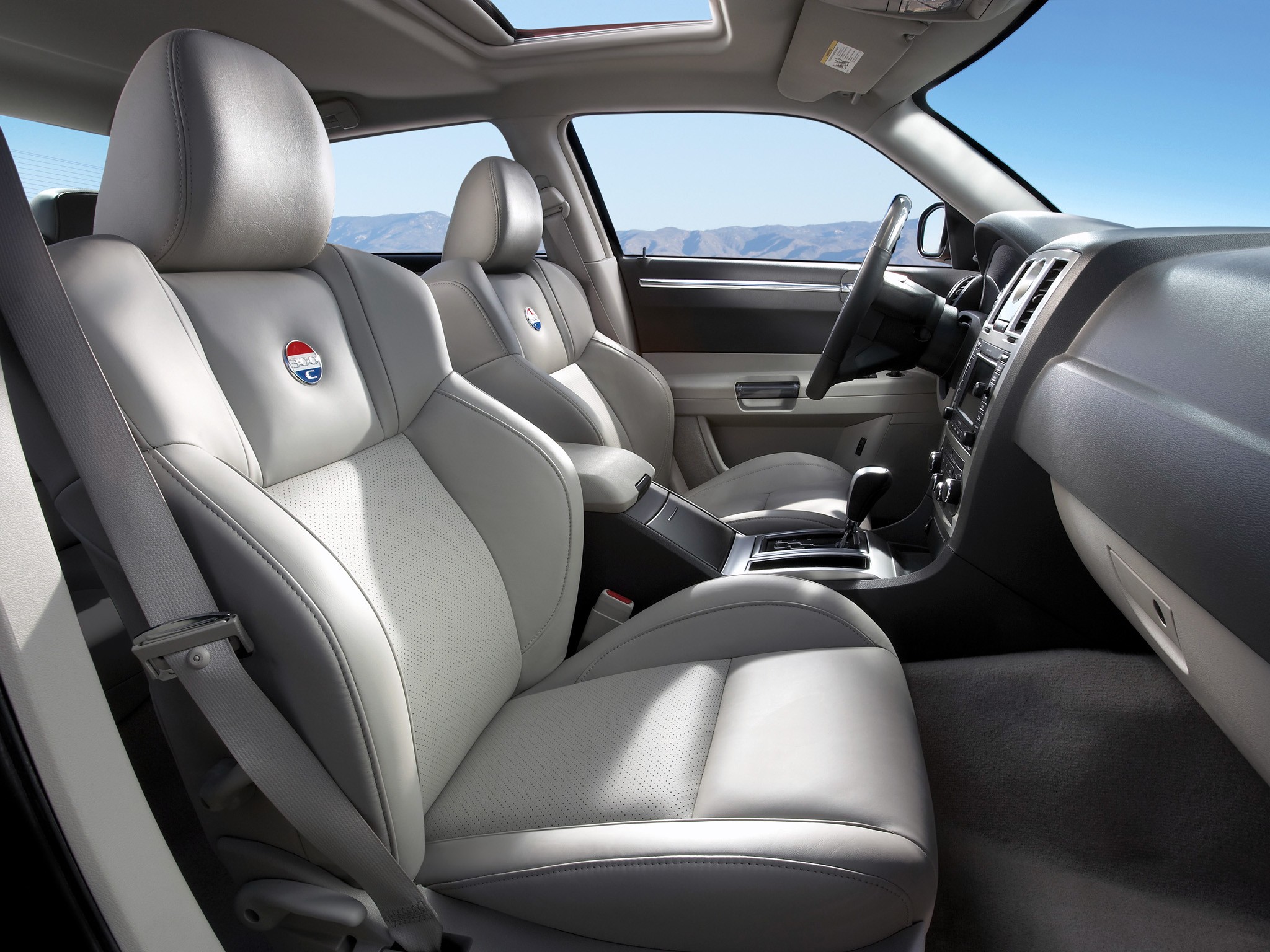 Chrysler 300C photo 12