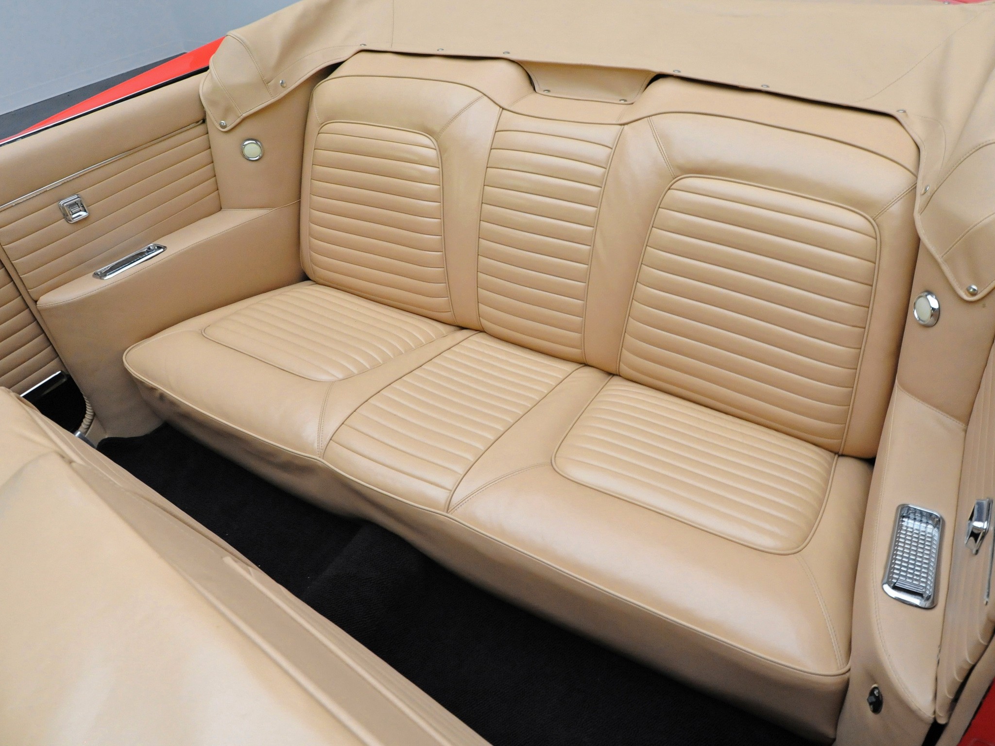 Chrysler 300C photo 8