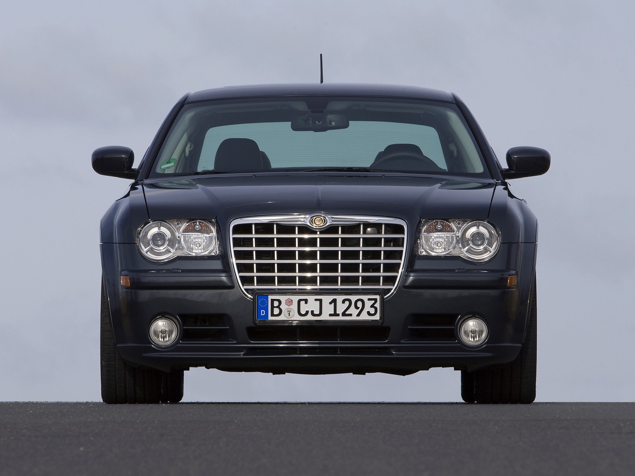 Chrysler 300C photo 9