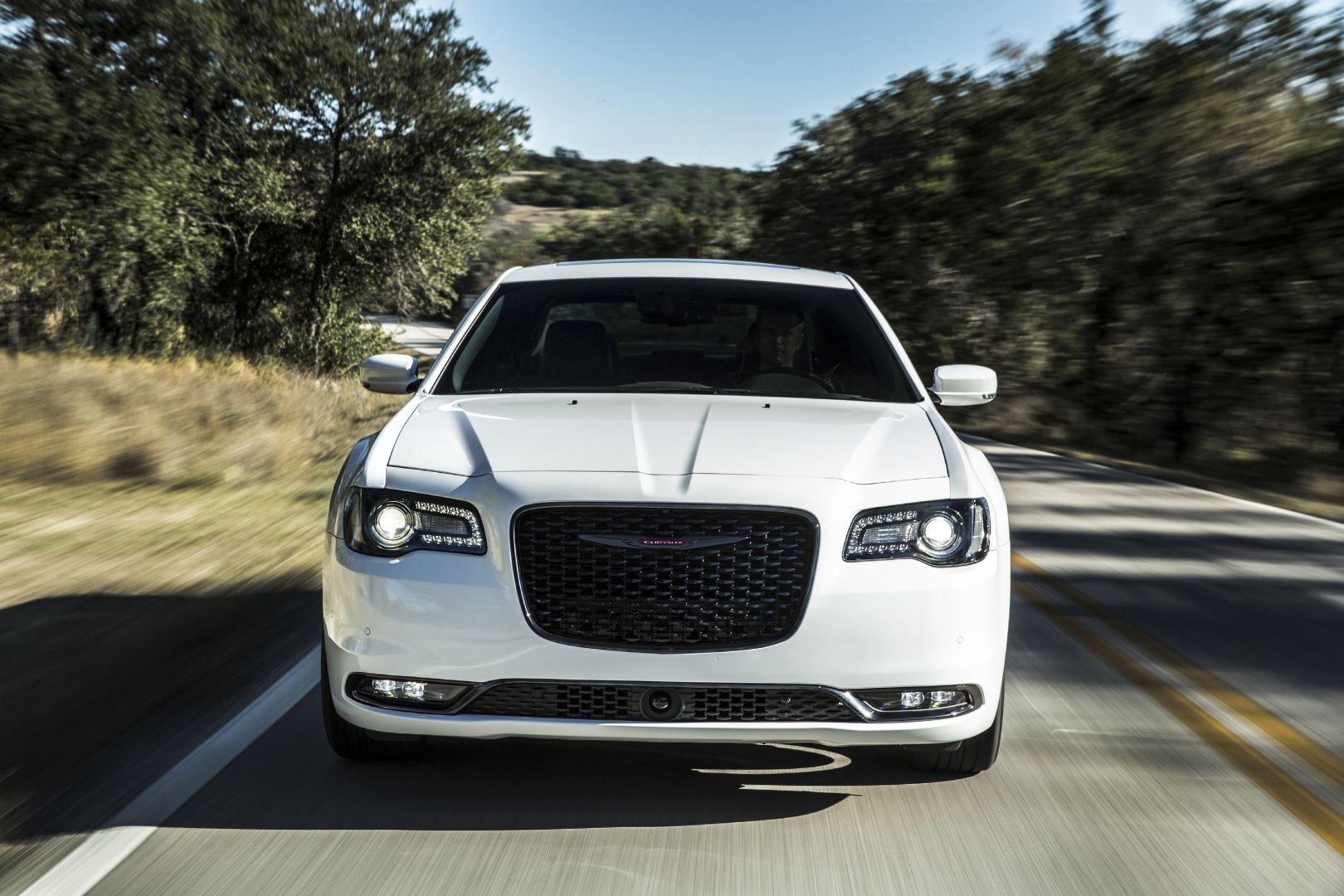Chrysler 300C photo 3