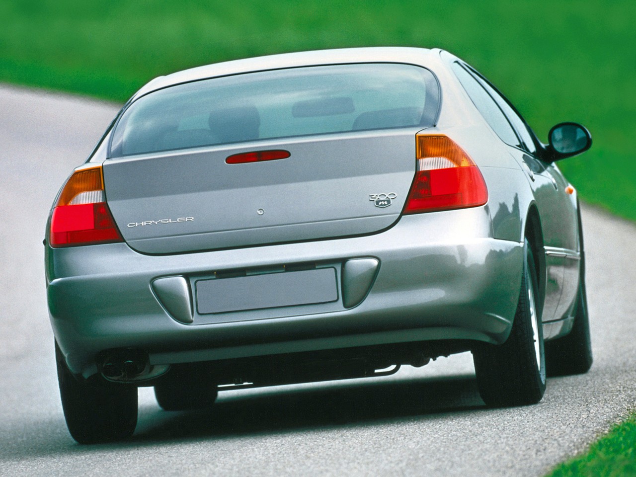 Chrysler 300M photo 9