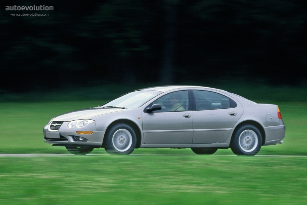 Chrysler 300M photo 3