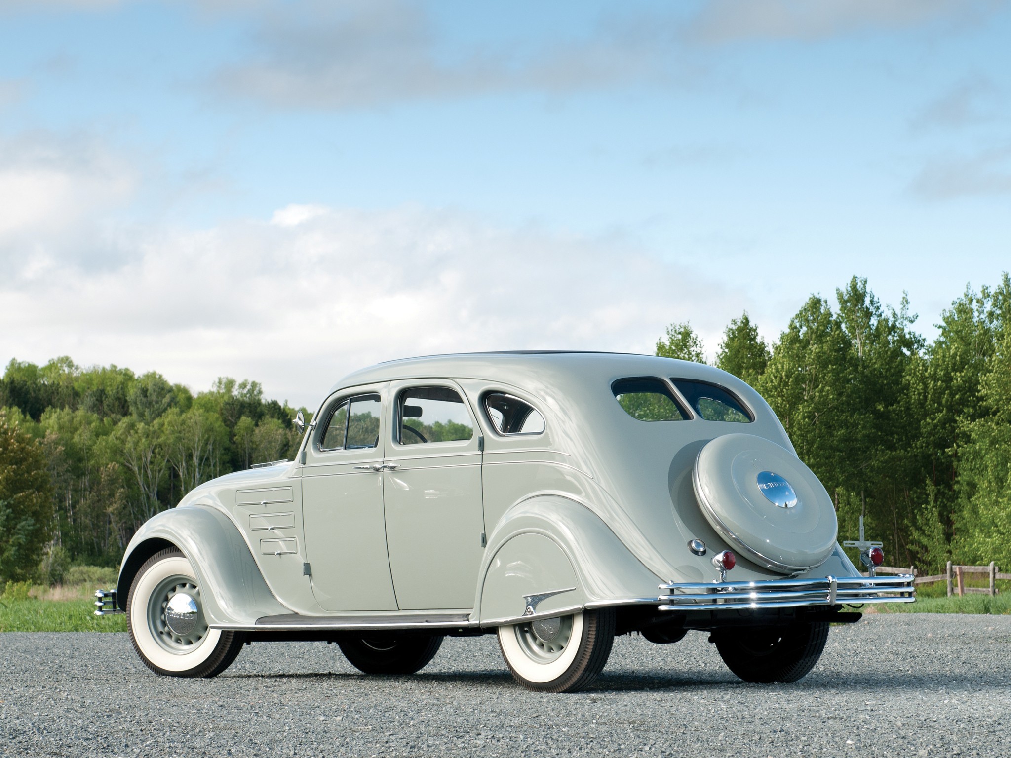 Chrysler Airflow photo 16
