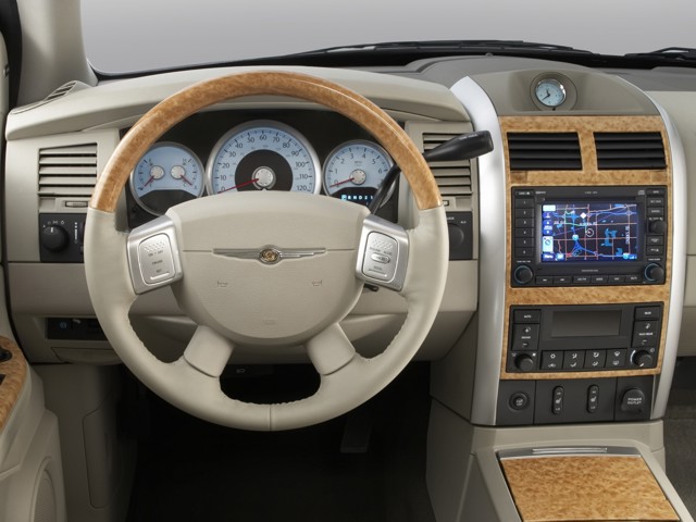 Chrysler Aspen photo 39