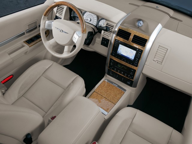 Chrysler Aspen photo 41