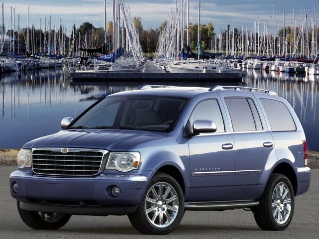 Chrysler Aspen photo 10