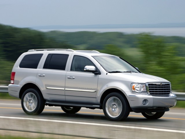 Chrysler Aspen photo 18