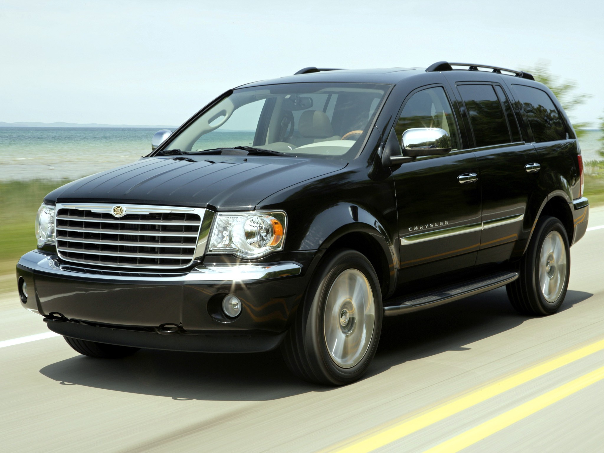 Chrysler Aspen photo 19