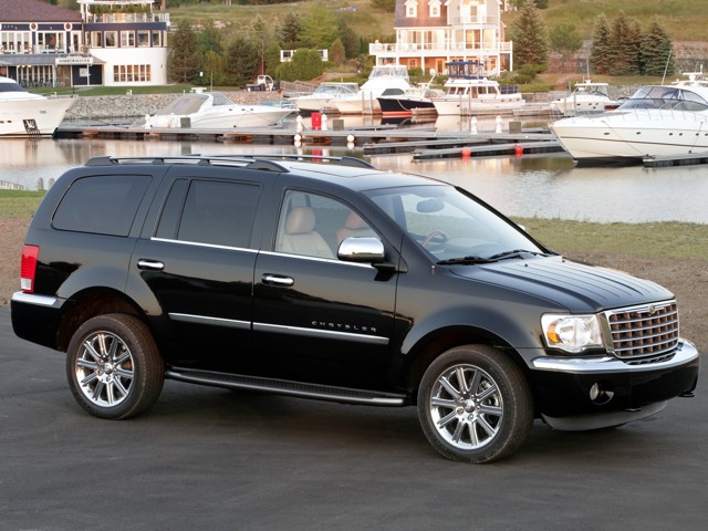 Chrysler Aspen photo 21