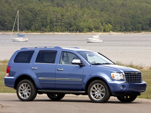 Chrysler Aspen photo 23