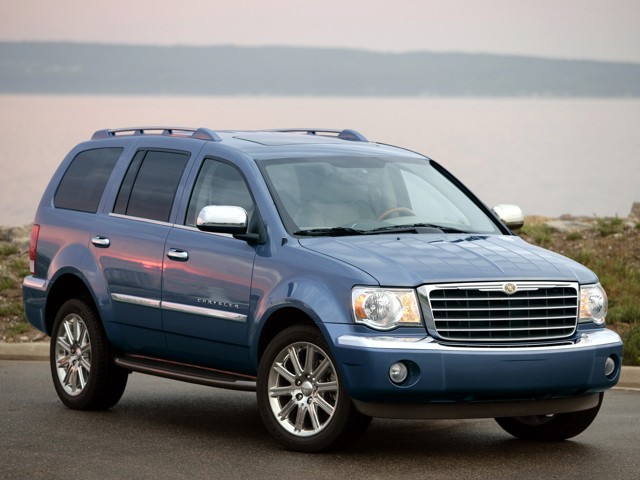 Chrysler Aspen photo 24