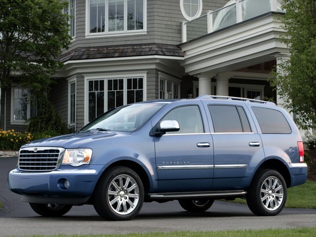 Chrysler Aspen photo 27