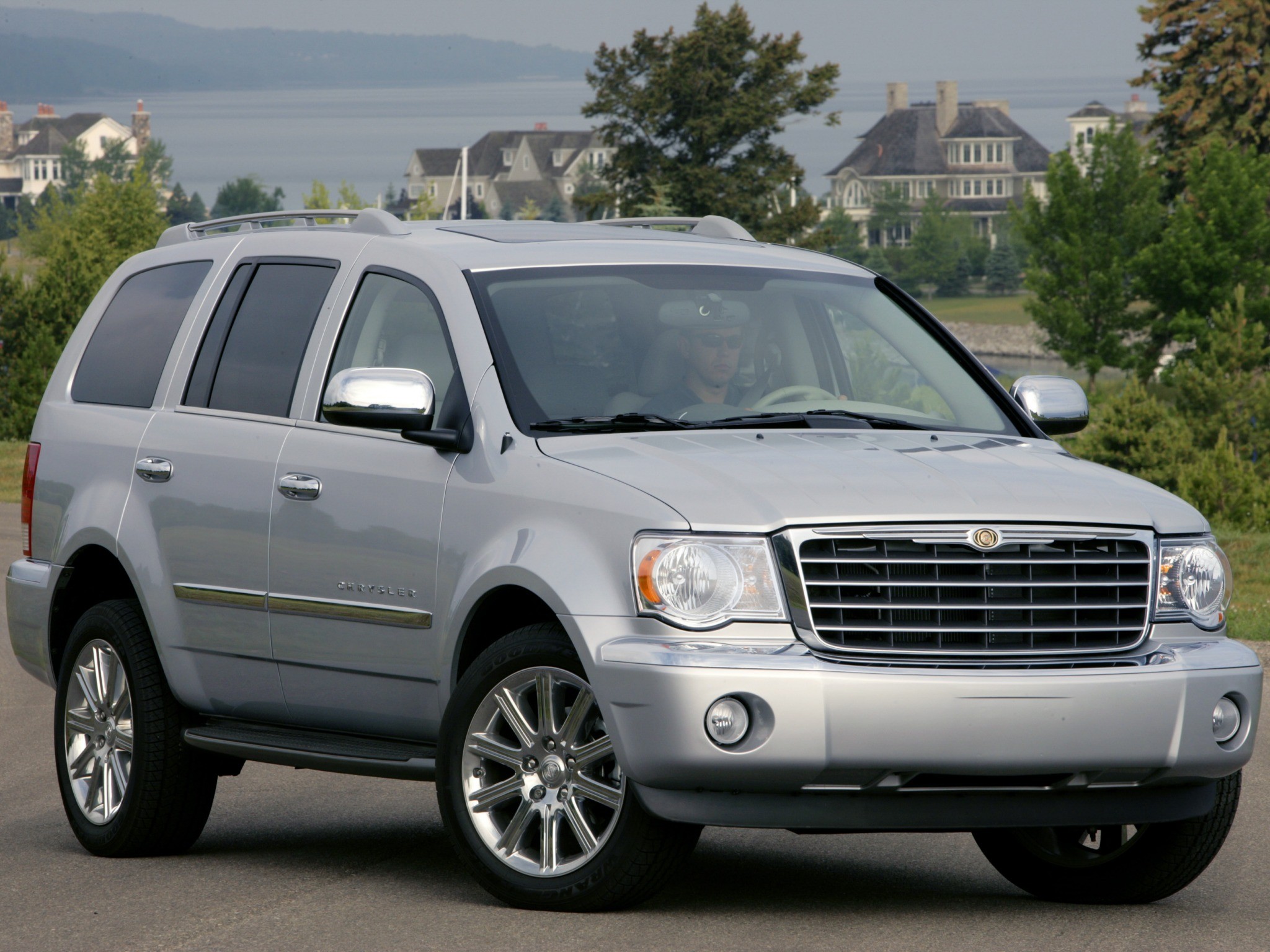 Chrysler Aspen photo 31