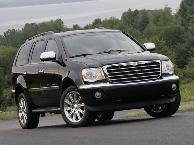 Chrysler Aspen photo 32