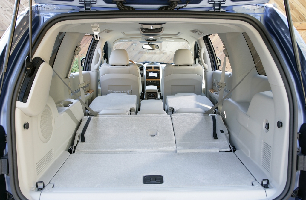 Chrysler Aspen photo 37