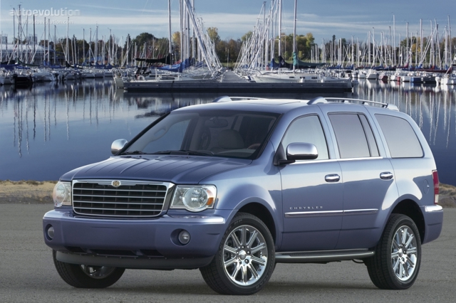 Chrysler Aspen photo 2