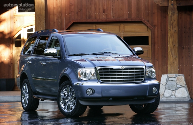 Chrysler Aspen photo 4