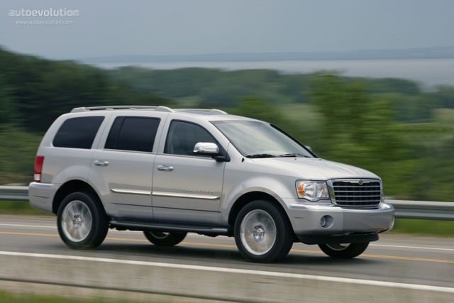 Chrysler Aspen photo 6
