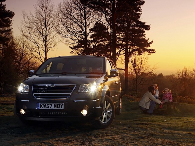 Chrysler Grand Voyager (As) photo 2