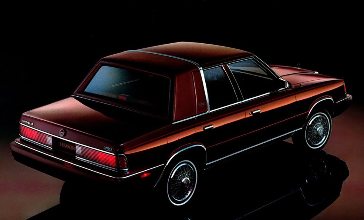Chrysler CHRYSLER LeBaron 2.2L 4MT FWD (84 HP)
