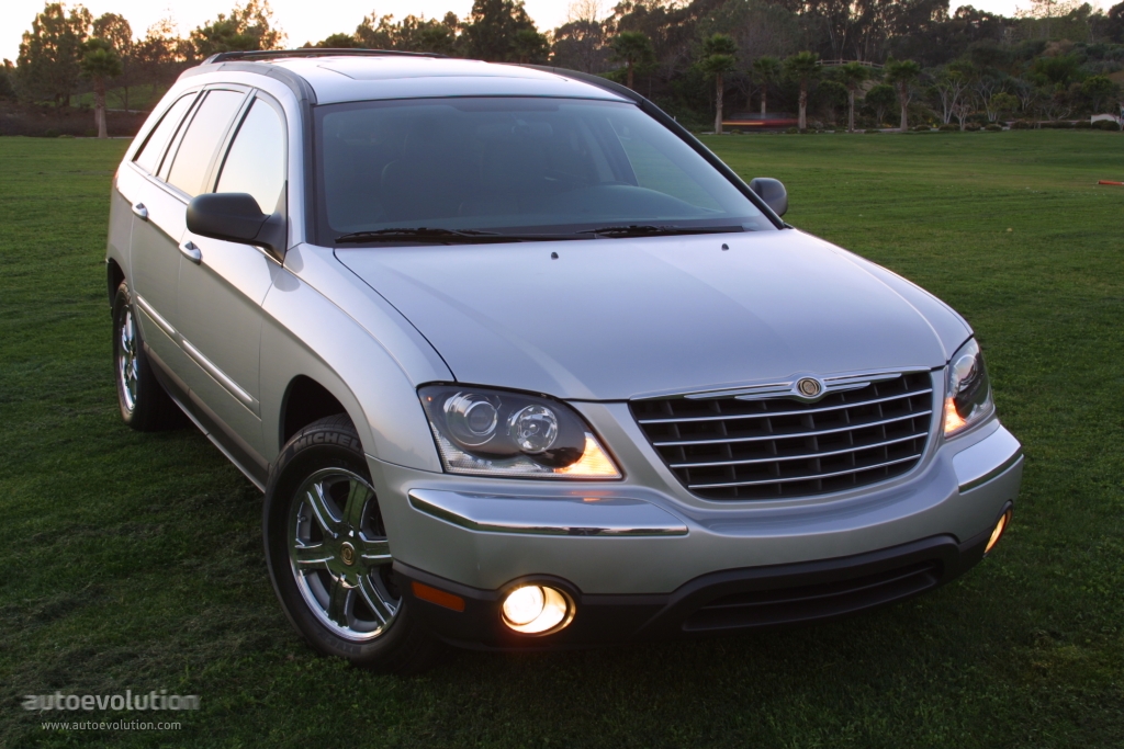 Chrysler Pacifica photo 2