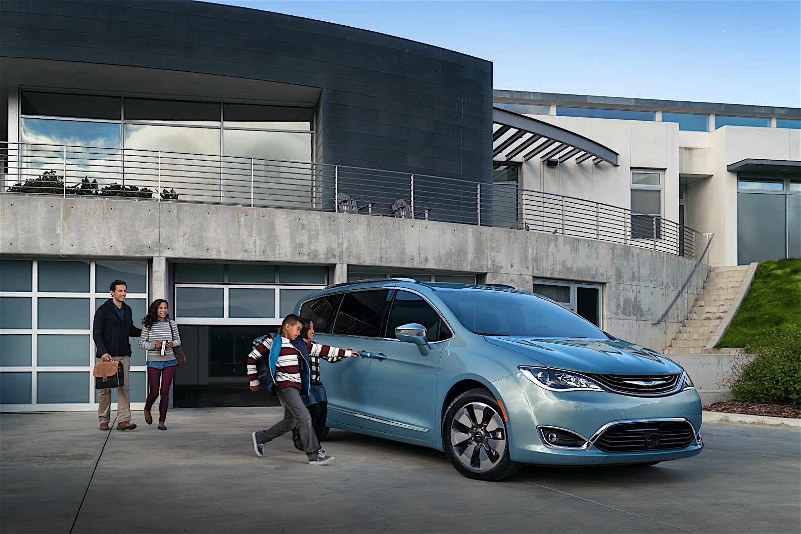 Chrysler Pacifica photo 4