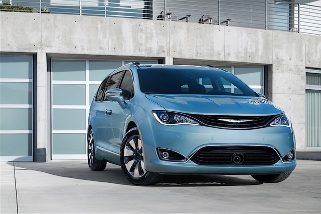 Chrysler Pacifica photo 13