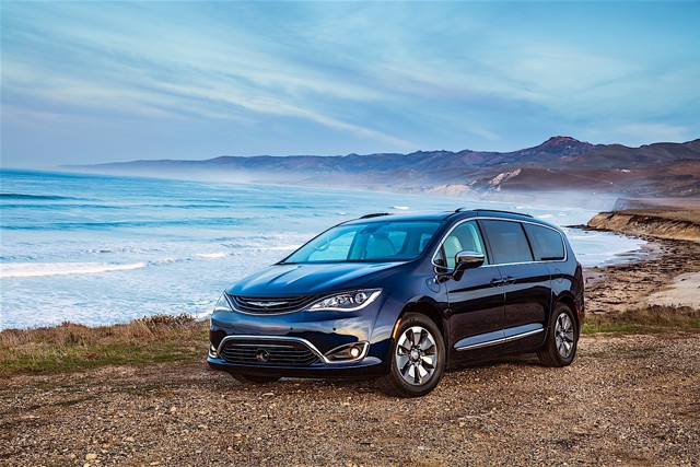 Chrysler Pacifica photo 15