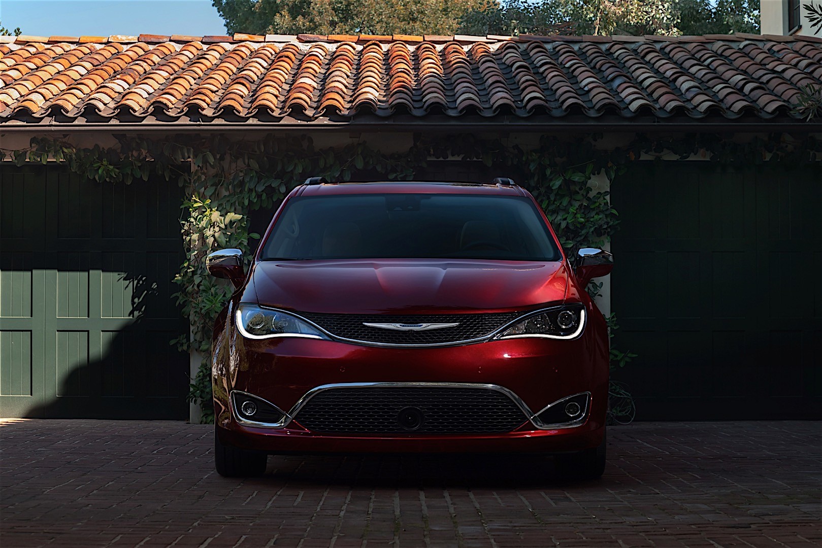 Chrysler Pacifica photo 18