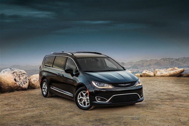 Chrysler Pacifica photo 19