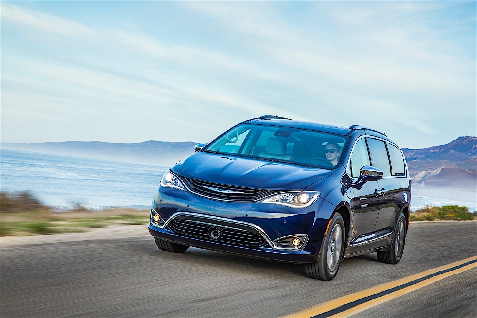 Chrysler Pacifica photo 25