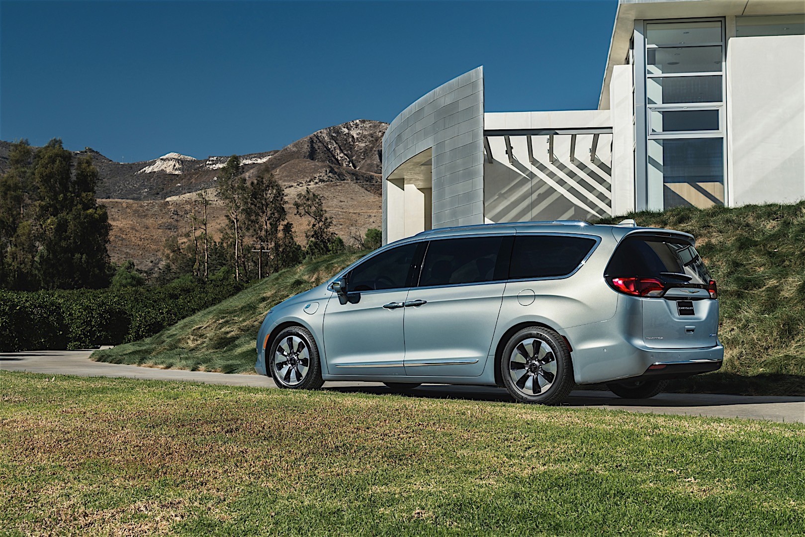 Chrysler Pacifica photo 26