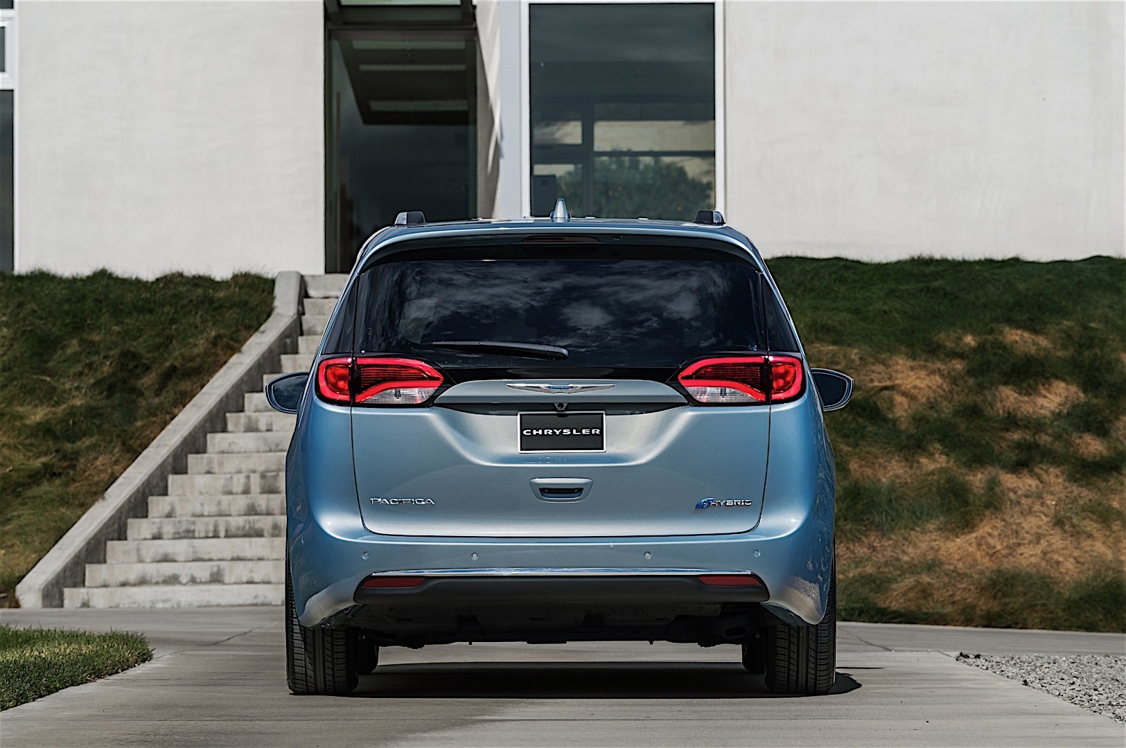 Chrysler Pacifica photo 29