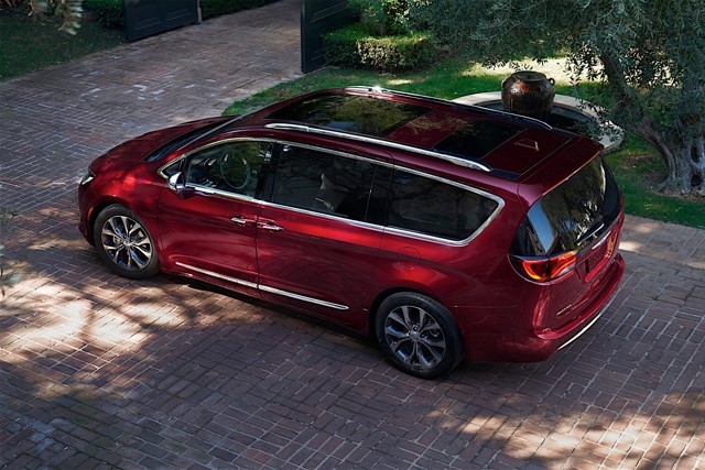 Chrysler Pacifica photo 33