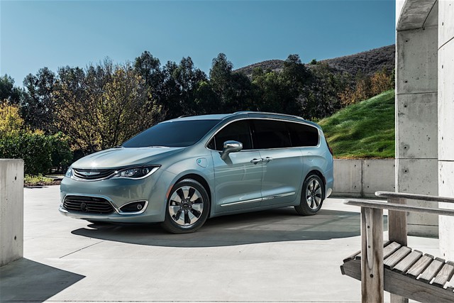 Chrysler Pacifica photo 40