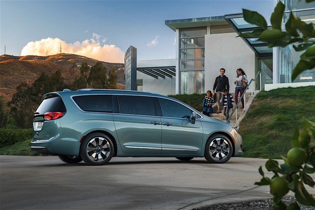 Chrysler Pacifica photo 42