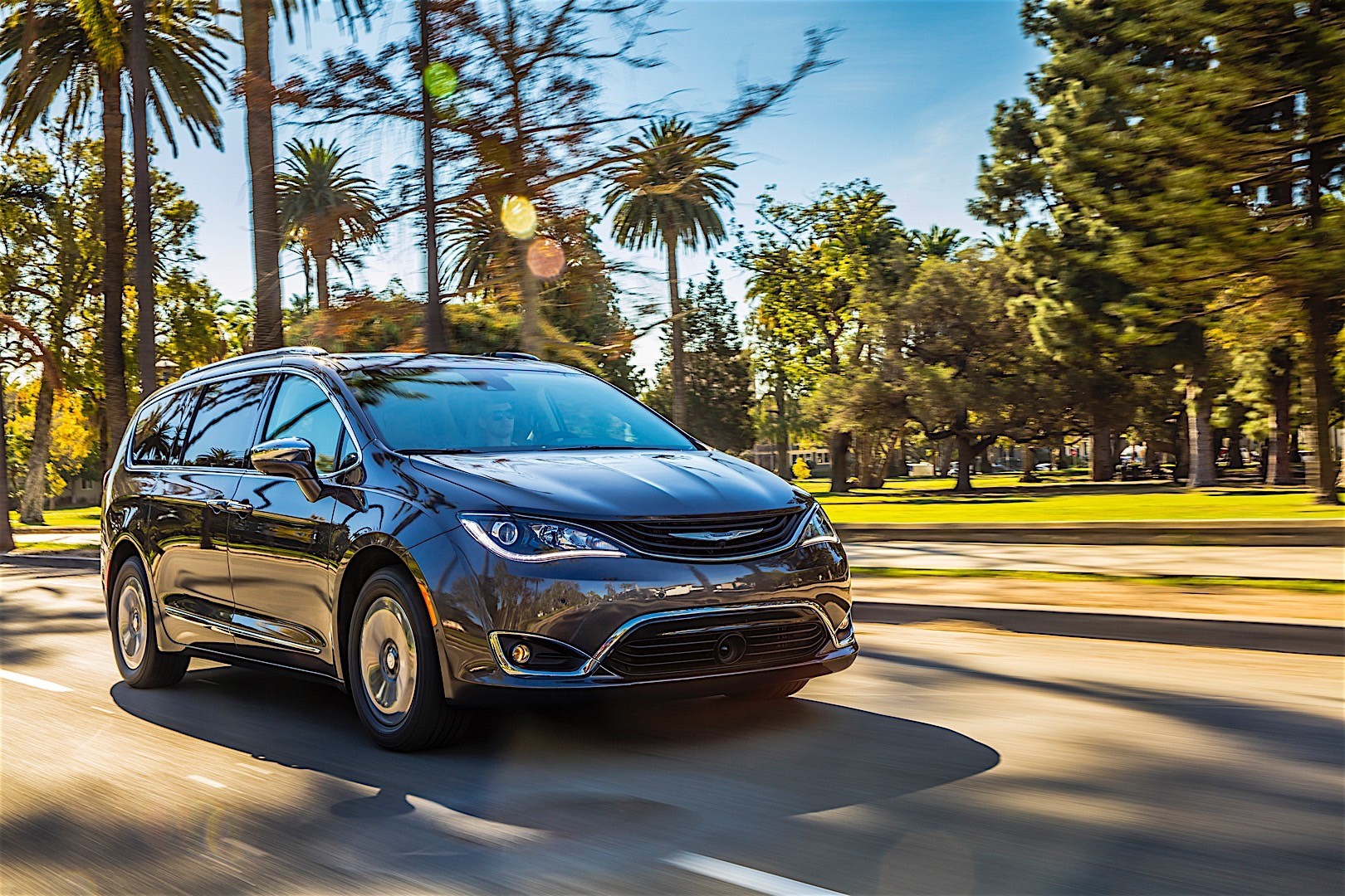 Chrysler Pacifica photo 44