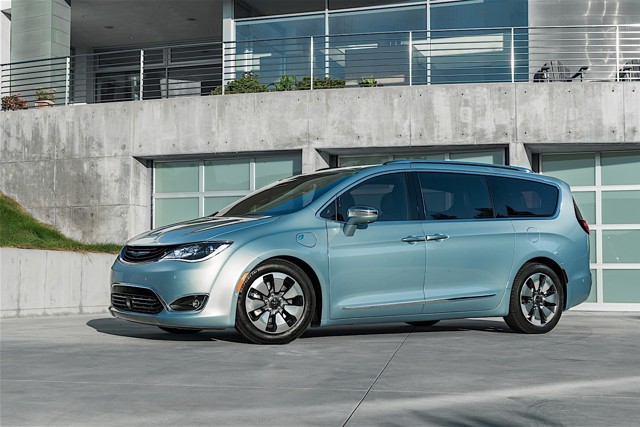 Chrysler Pacifica photo 45